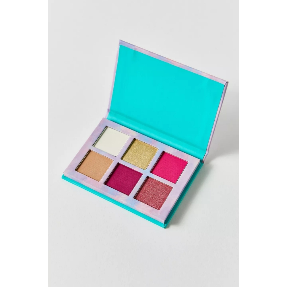Revolution Beauty Power Eyeshadow Palette - Picture 2 of 5